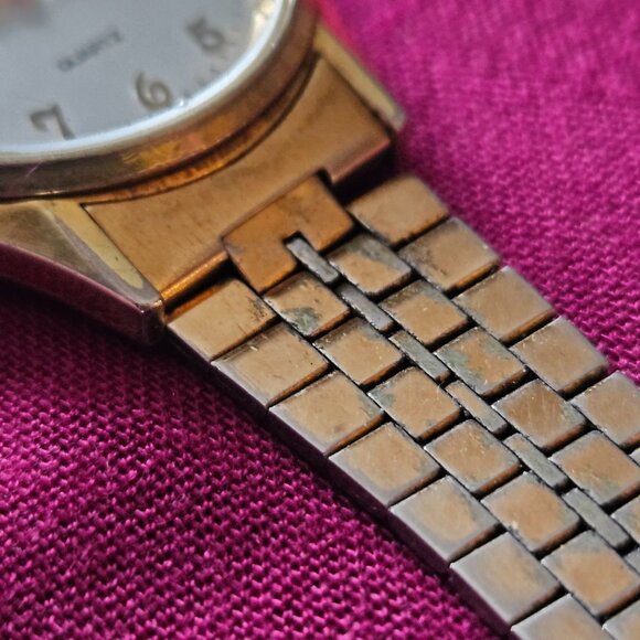 Vintage Caravelle by Bulova Quartz Watch – Gold Tone, Day-Date - Picture 15 of 15